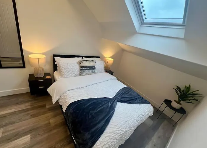 New 2 Bed Preston City Centre Flat - Sleeps 4