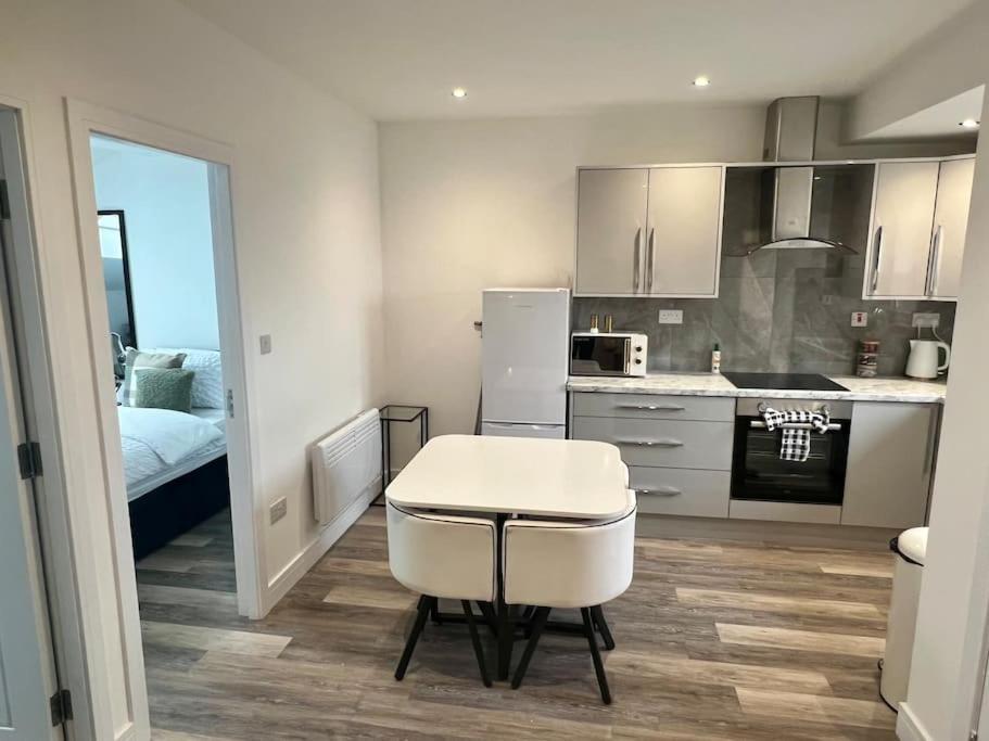 New 2 Bed Preston Centre Flat - Sleeps 4 Preston (Lancashire)
